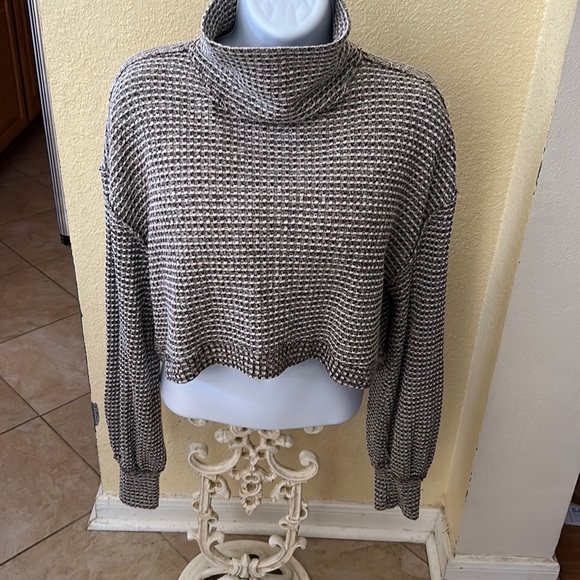 Free people cropped long sleeve turtle neck top - Picture 3 of 6